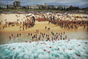 BONDI BEACH CROWD